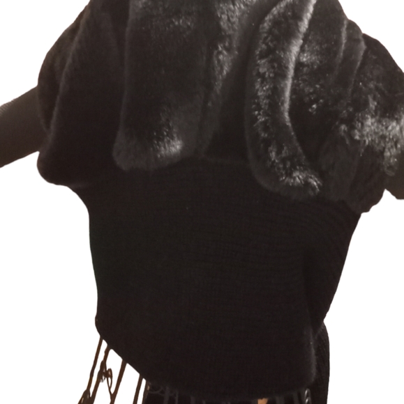 Winter Faux Hoody Scarf. NWOT. Never worn. Very soft and warm. - Picture 1 of 7